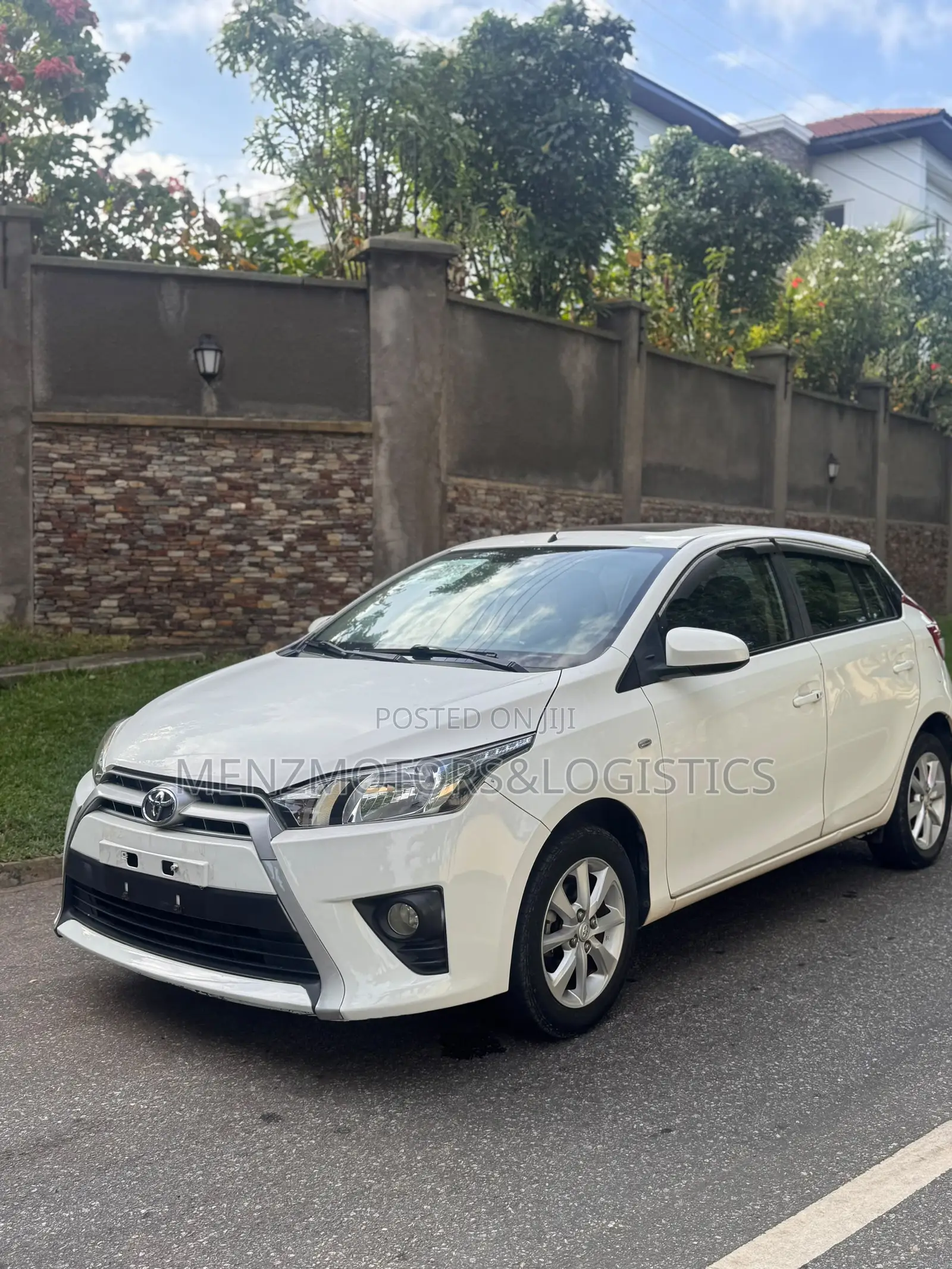 Toyota Yaris L Hatchback 5dr 2015 White