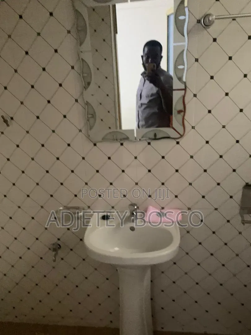 1bdrm Apartment in Bushroad, New Town for rent