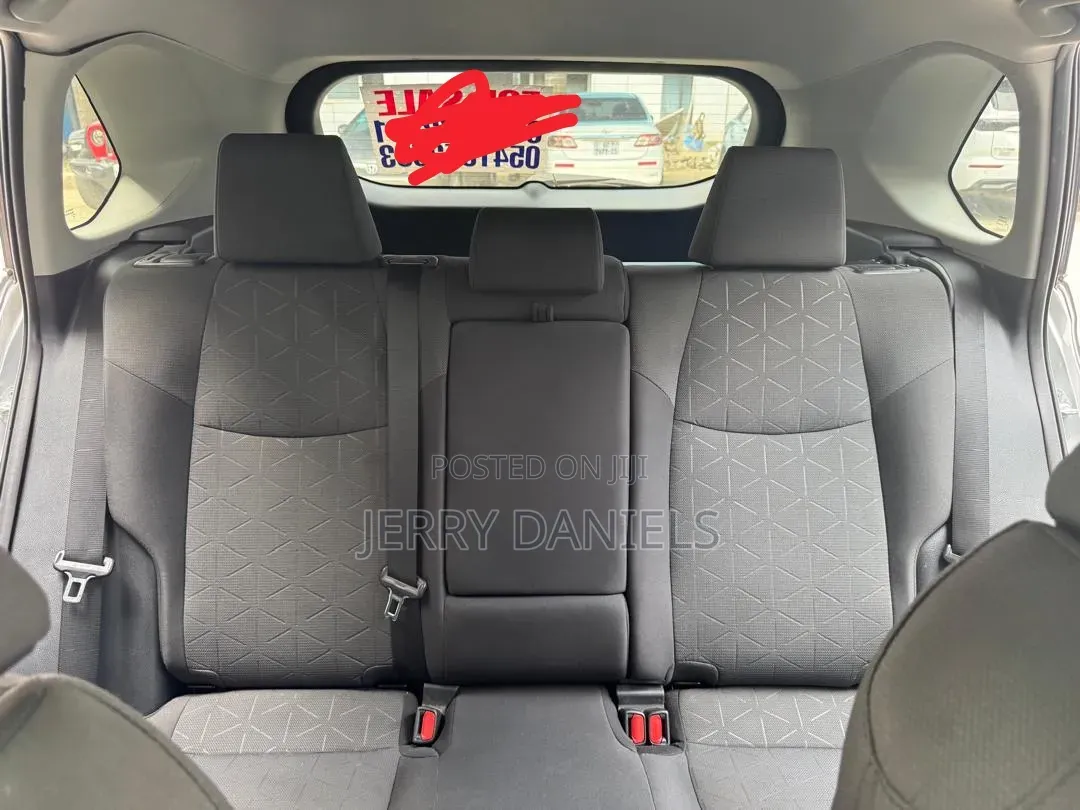 Toyota RAV4 XLE AWD 2019 Silver