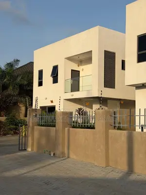 4bdrm Townhouse/Terrace in Mile 7 for sale