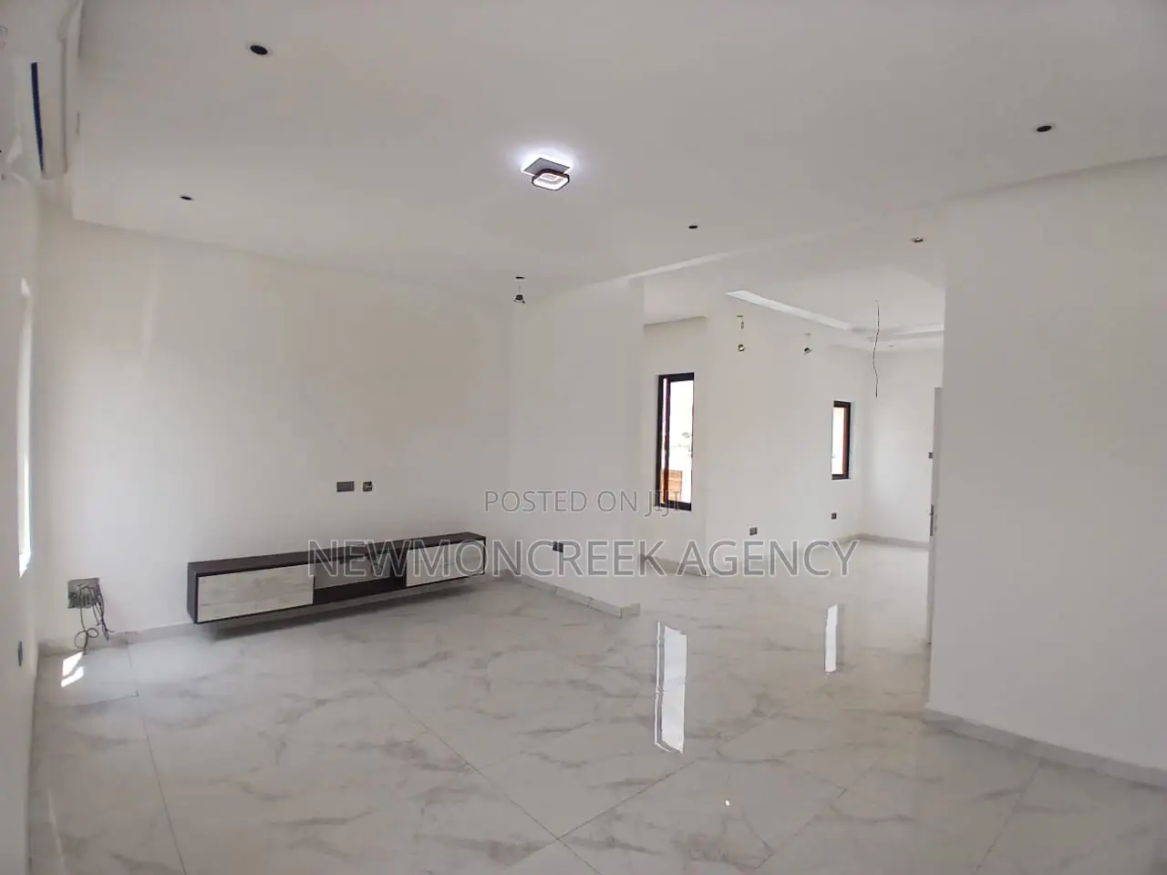 5bdrm Duplex in East Legon Hills, Accra Metropolitan for sale