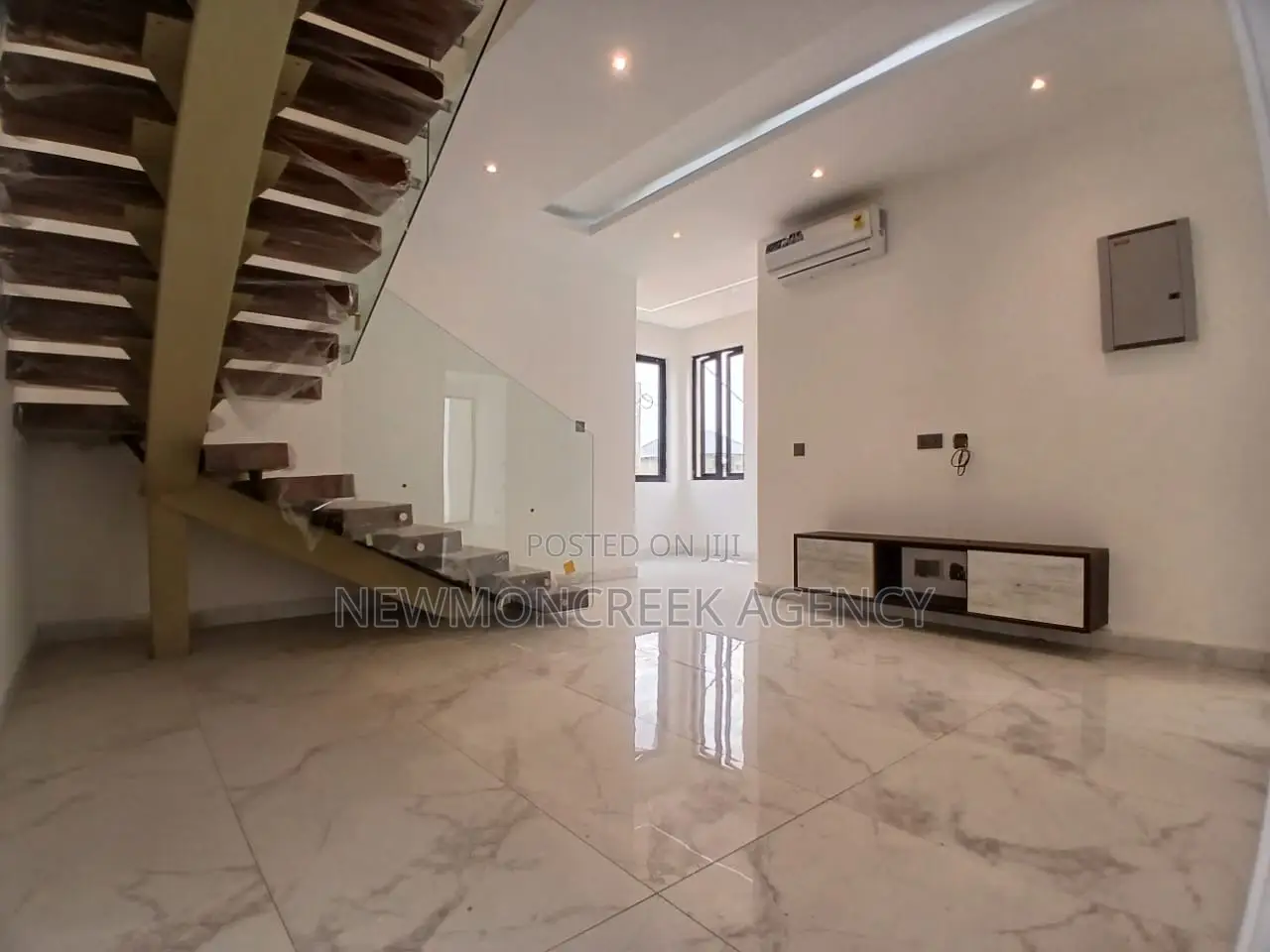5bdrm Duplex in East Legon Hills, Accra Metropolitan for sale