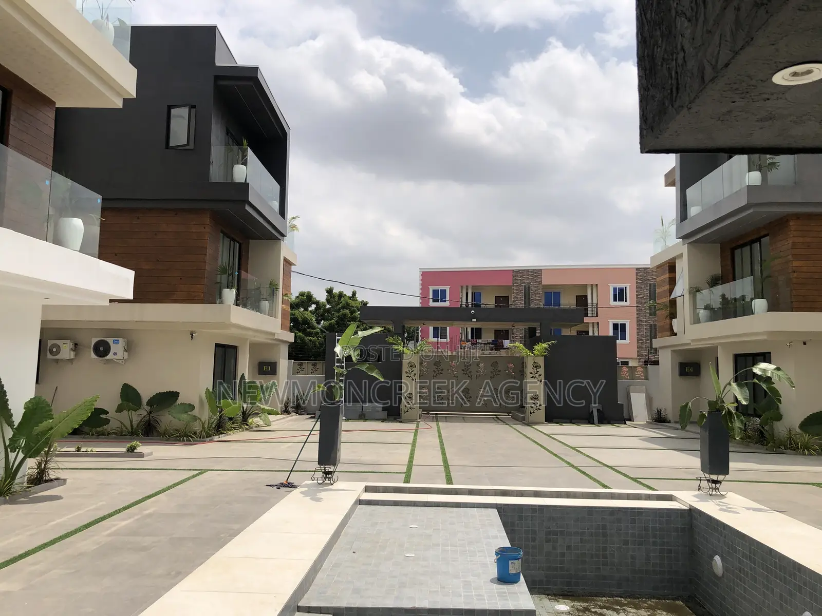5bdrm Duplex in East Legon Hills, Accra Metropolitan for sale