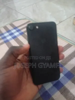 Apple iPhone 7 32 GB Black