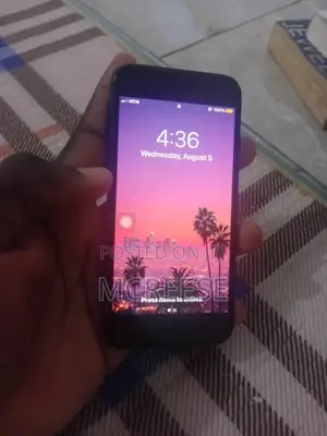 Apple iPhone 7 32 GB Black