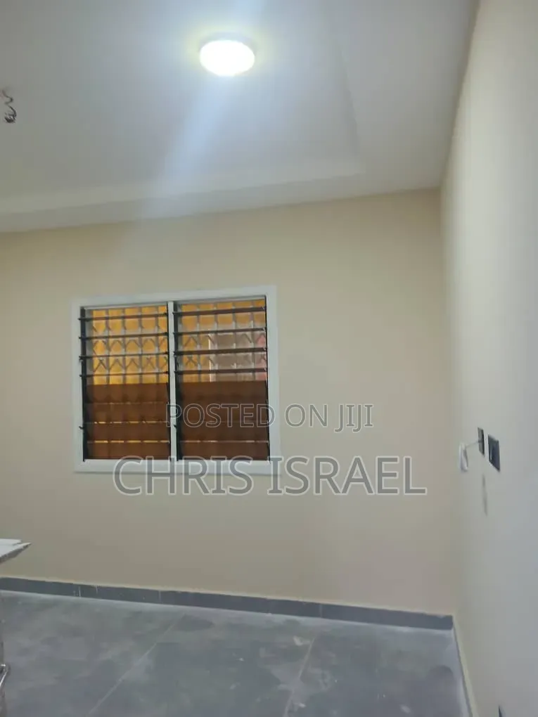 1bdrm Room & Parlour in Malejor for rent