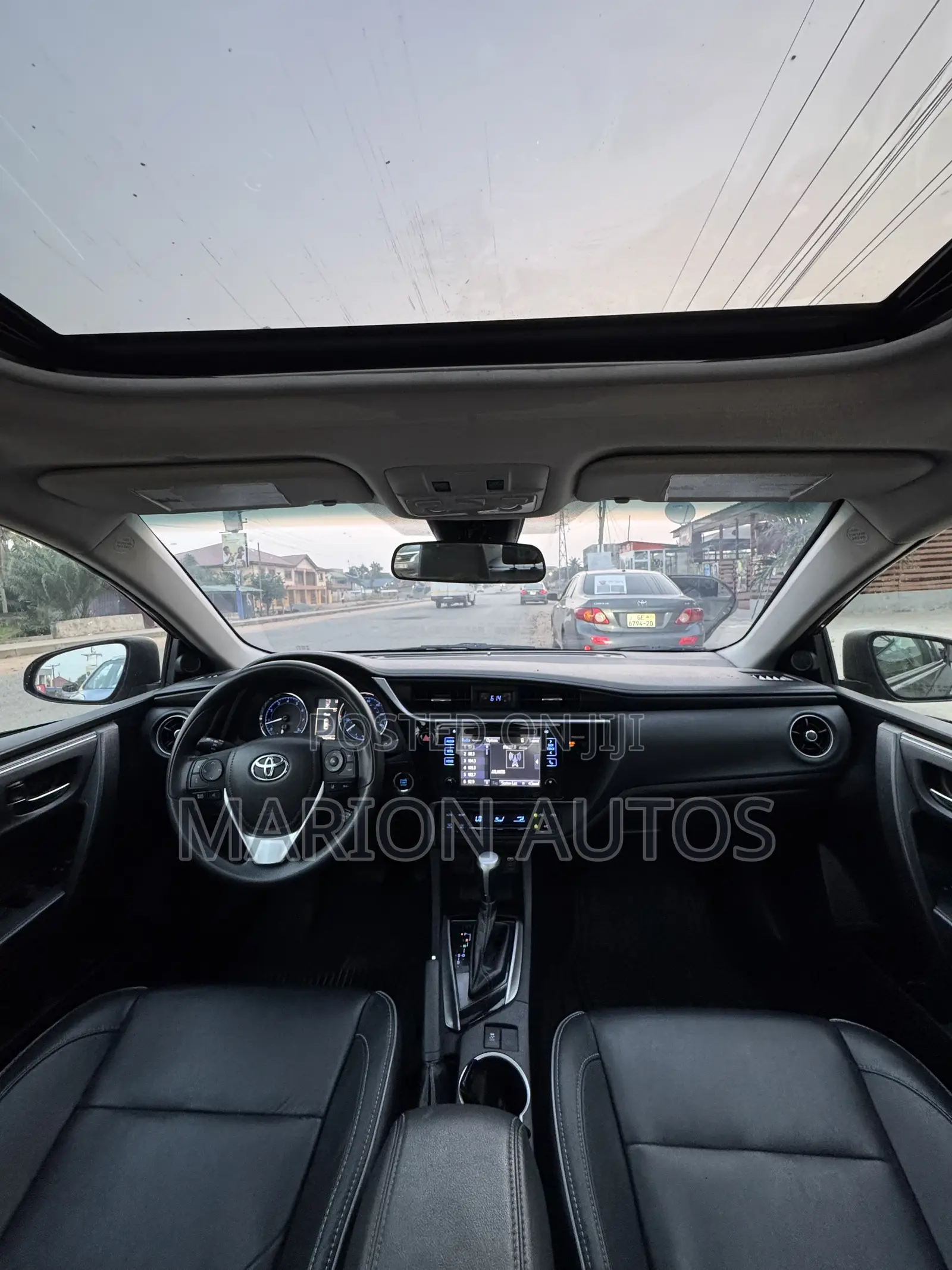 Toyota Corolla XLE 4dr Sedan (1.8L 4cyl CVT) 2017 Gray