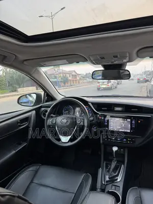 Toyota Corolla XLE 4dr Sedan (1.8L 4cyl CVT) 2017 Gray