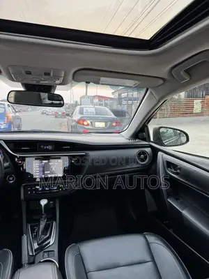 Toyota Corolla XLE 4dr Sedan (1.8L 4cyl CVT) 2017 Gray