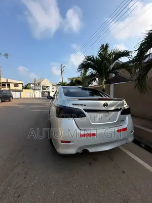 Nissan Sentra SR 4dr Sedan (1.8L 4cyl CVT) 2014 Silver
