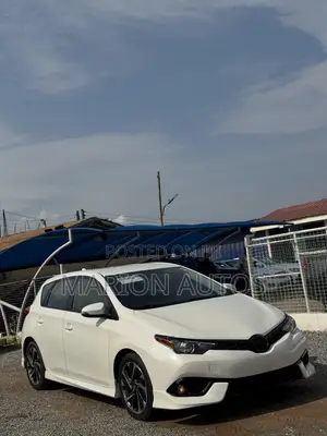 Toyota Corolla S 4dr Sedan (1.8L 4cyl CVT) 2016 White