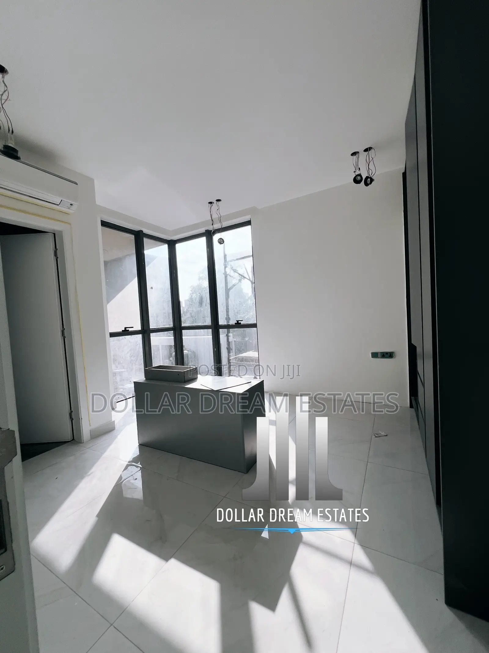 4bdrm Townhouse/Terrace in Dzorwulu for sale