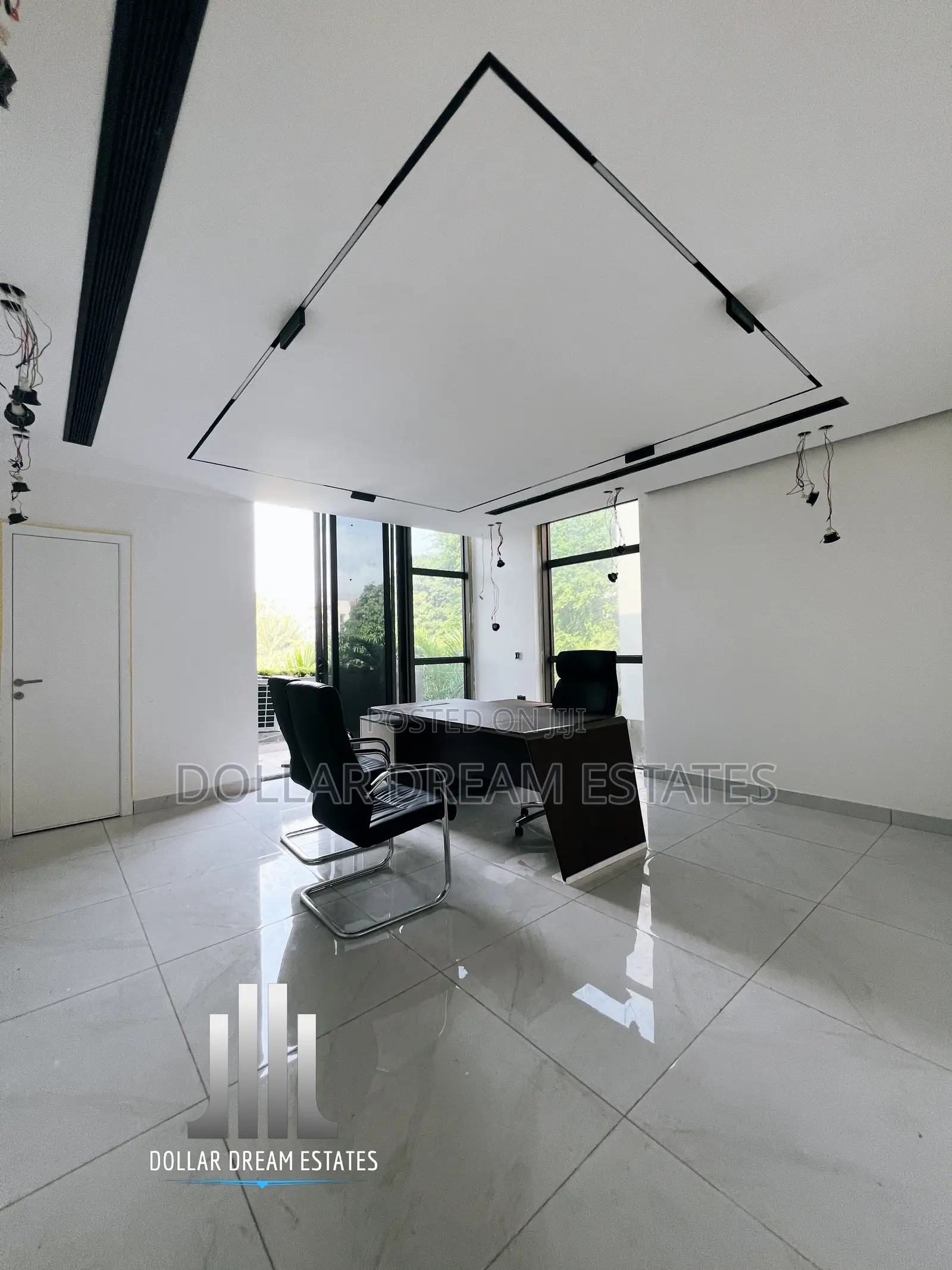 4bdrm Townhouse/Terrace in Dzorwulu for sale