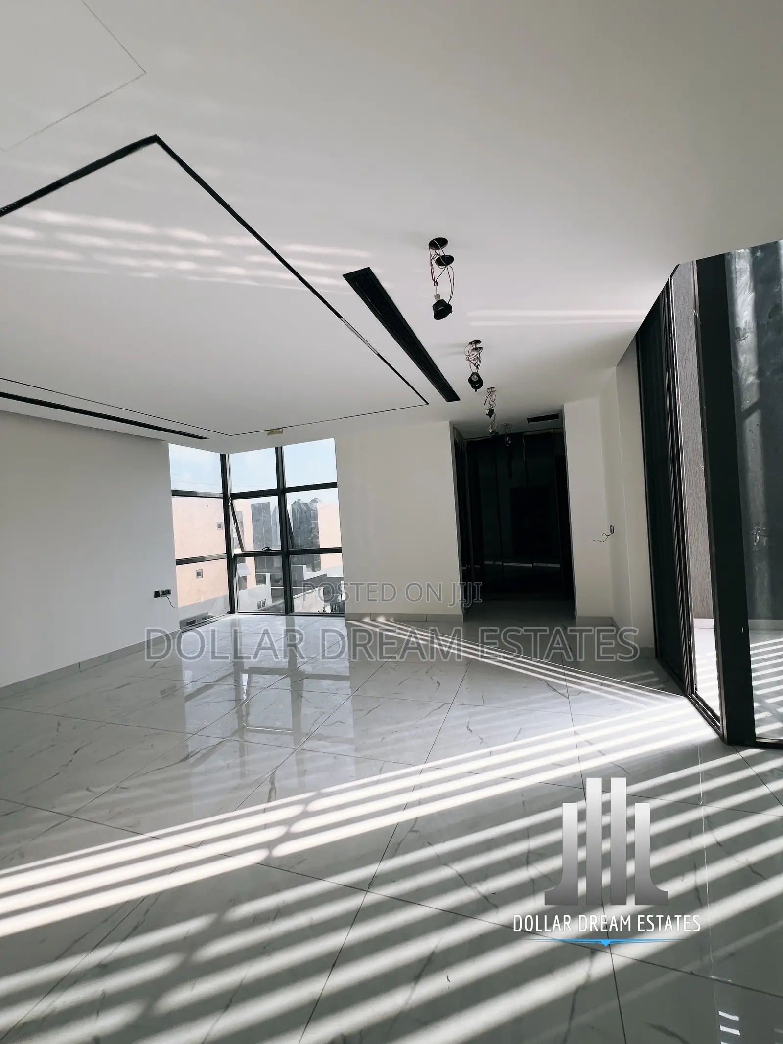 4bdrm Townhouse/Terrace in Dzorwulu for sale
