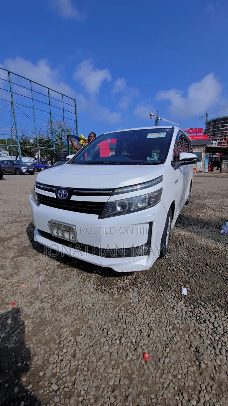 Toyota Voxy Hybrid V 2WD 7-Seater 2014 White
