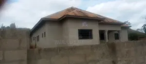 5bdrm House in Atwima Kwanwoma for sale