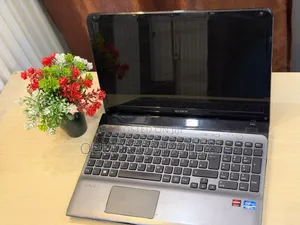 Laptop Sony VAIO SVE15111EN 8GB Intel Core i3 HDD 500GB