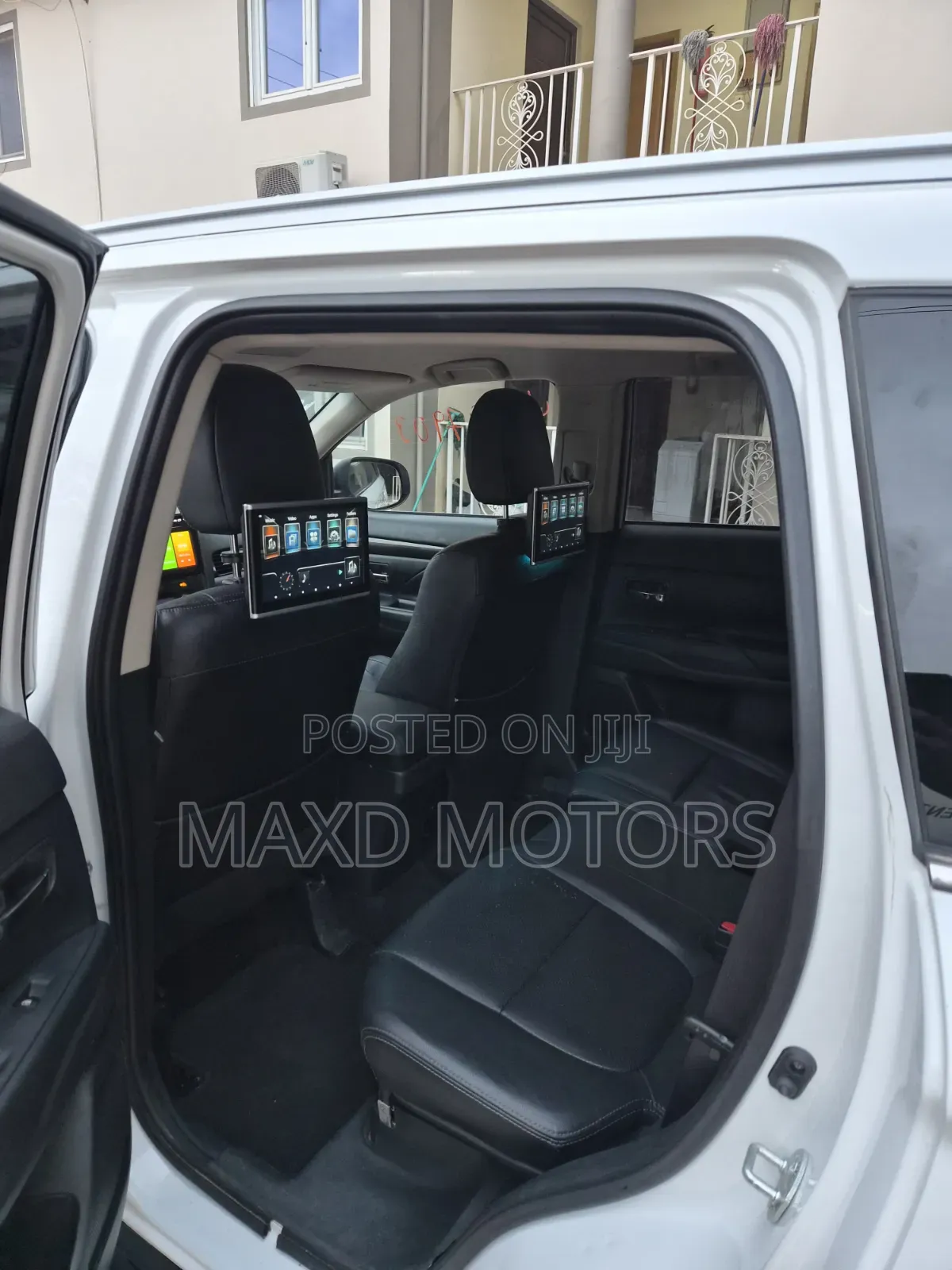 Mitsubishi Outlander 2018 White