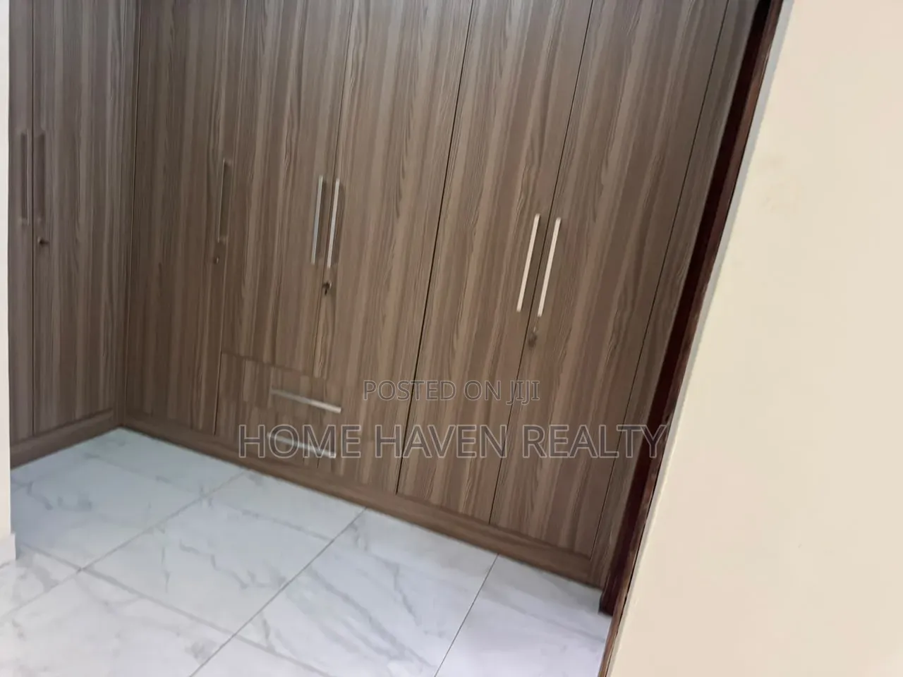 4bdrm House in Cantonment, Prisons for rent