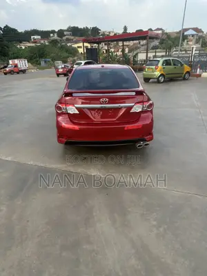 Toyota Corolla 2013 Red