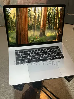 Laptop Apple MacBook Pro 2018 16GB Intel Core i7 SSD 1T