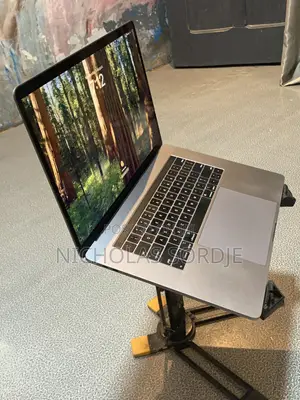 Laptop Apple MacBook Pro 2018 16GB Intel Core i7 SSD 1T