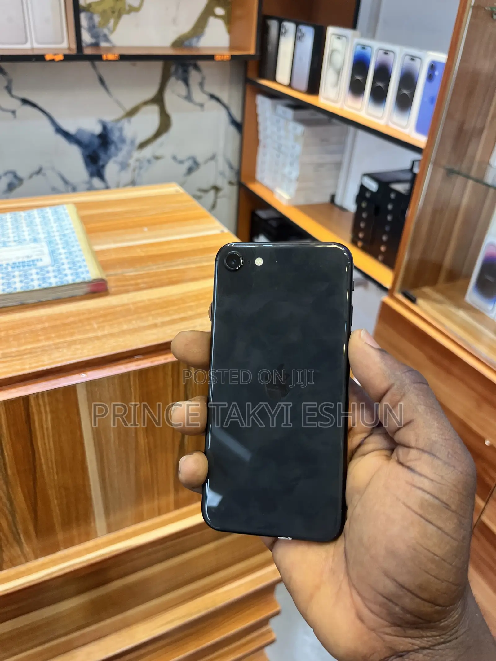 Apple iPhone SE (2020) 64 GB Black