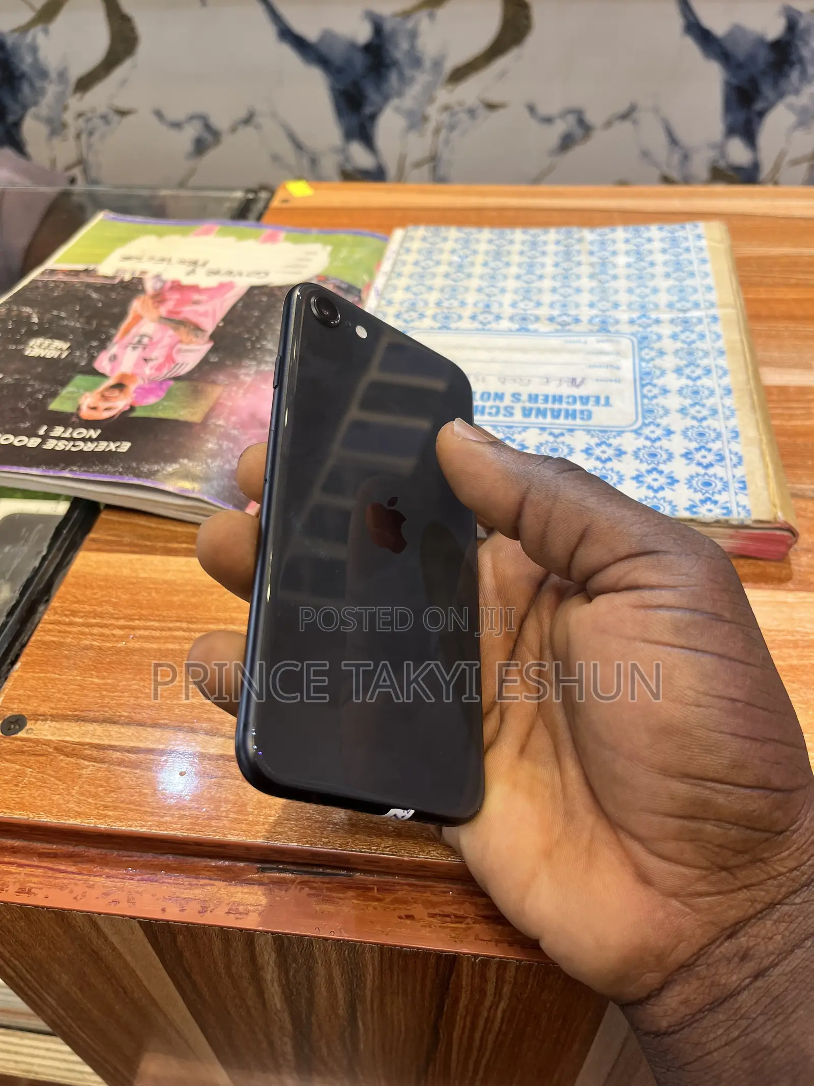 Apple iPhone SE (2020) 64 GB Black
