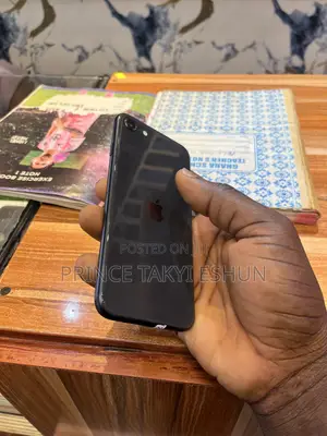 Apple iPhone SE (2020) 64 GB Black