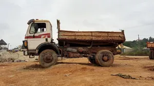 Benz Tipper Single Axle V8 4x4