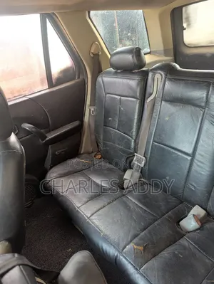 Saturn Vue 2004 Black