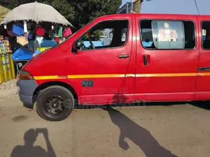 Toyota HiAce 2012 Red