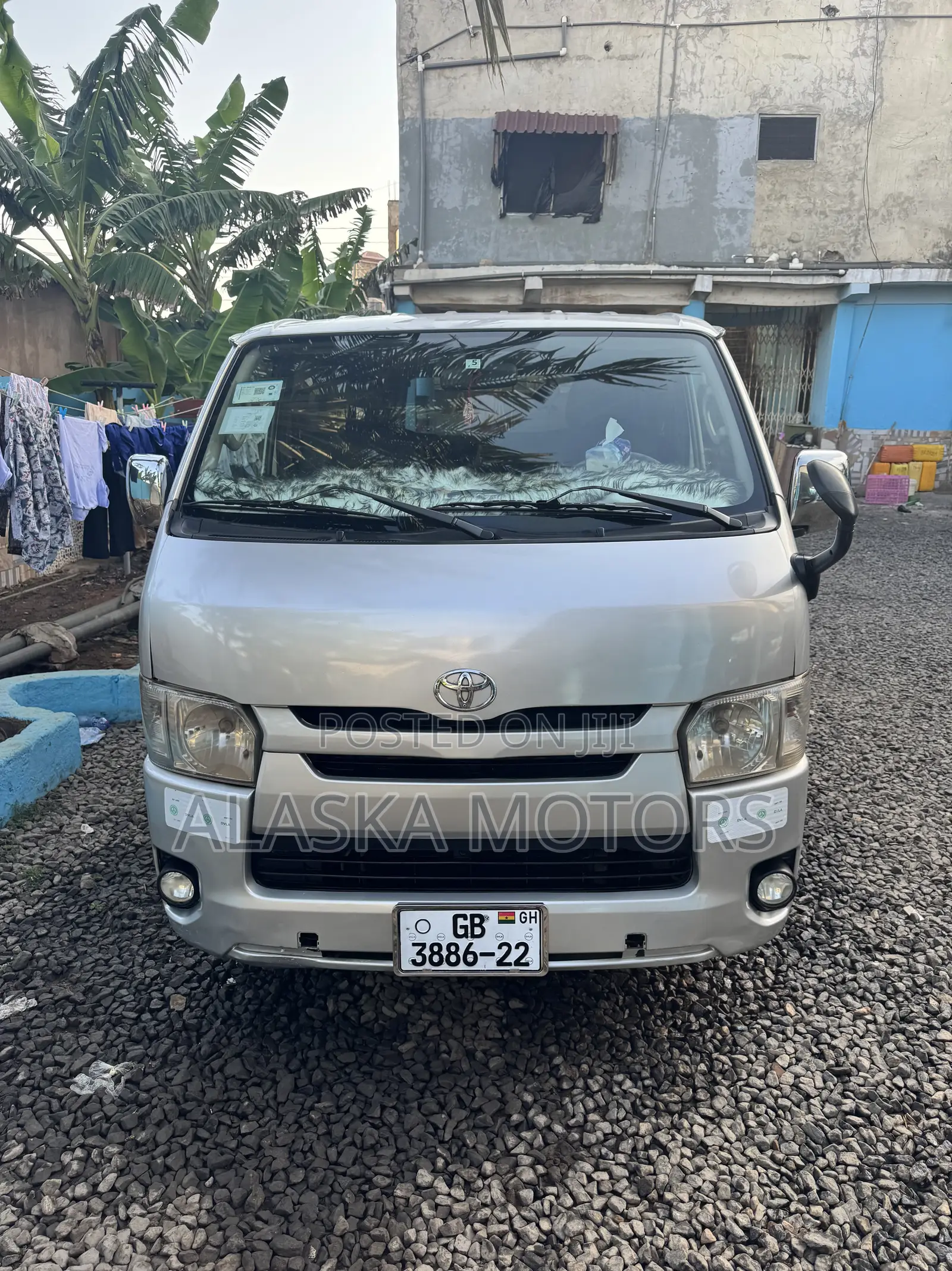 Toyota HiAce 2015 Silver