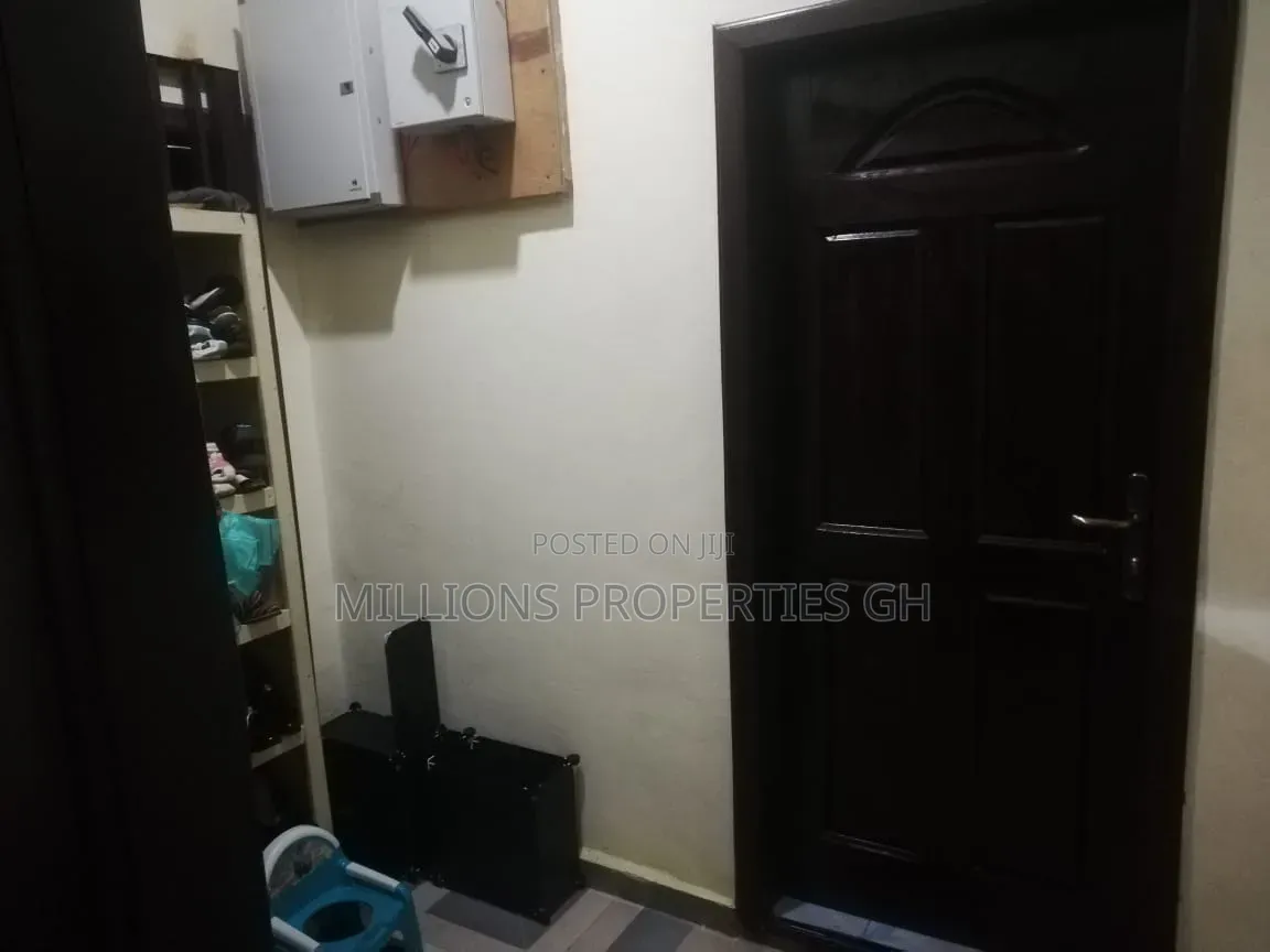 6bdrm House in Millions Properties, Kumasi Metropolitan for sale