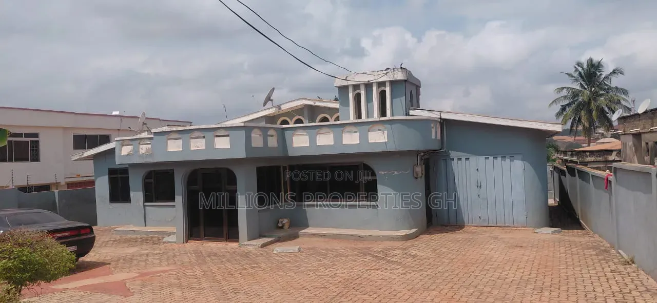 6bdrm House in Millions Properties, Kumasi Metropolitan for sale