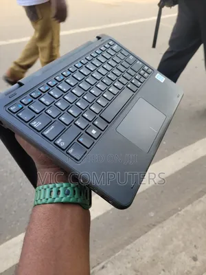 Laptop Dell Latitude 3190 2-in-1 4GB Intel SSD 128GB