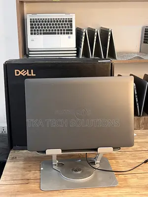New Laptop Dell Latitude 3520 16GB Intel Core i7 SSD 256GB