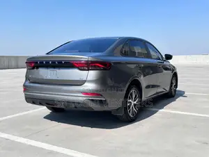 Geely Emgrand EC7 2022 Gray