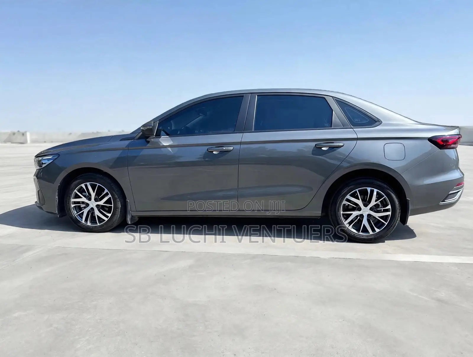 Geely Emgrand EC7 2022 Gray