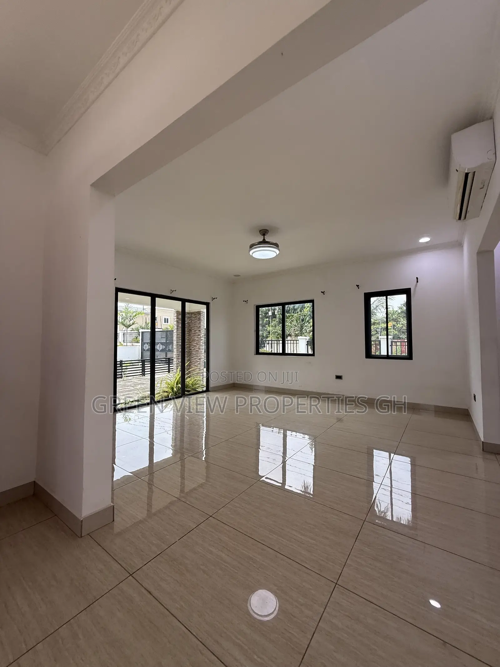 4bdrm Townhouse / Terrace in East Legon for rent