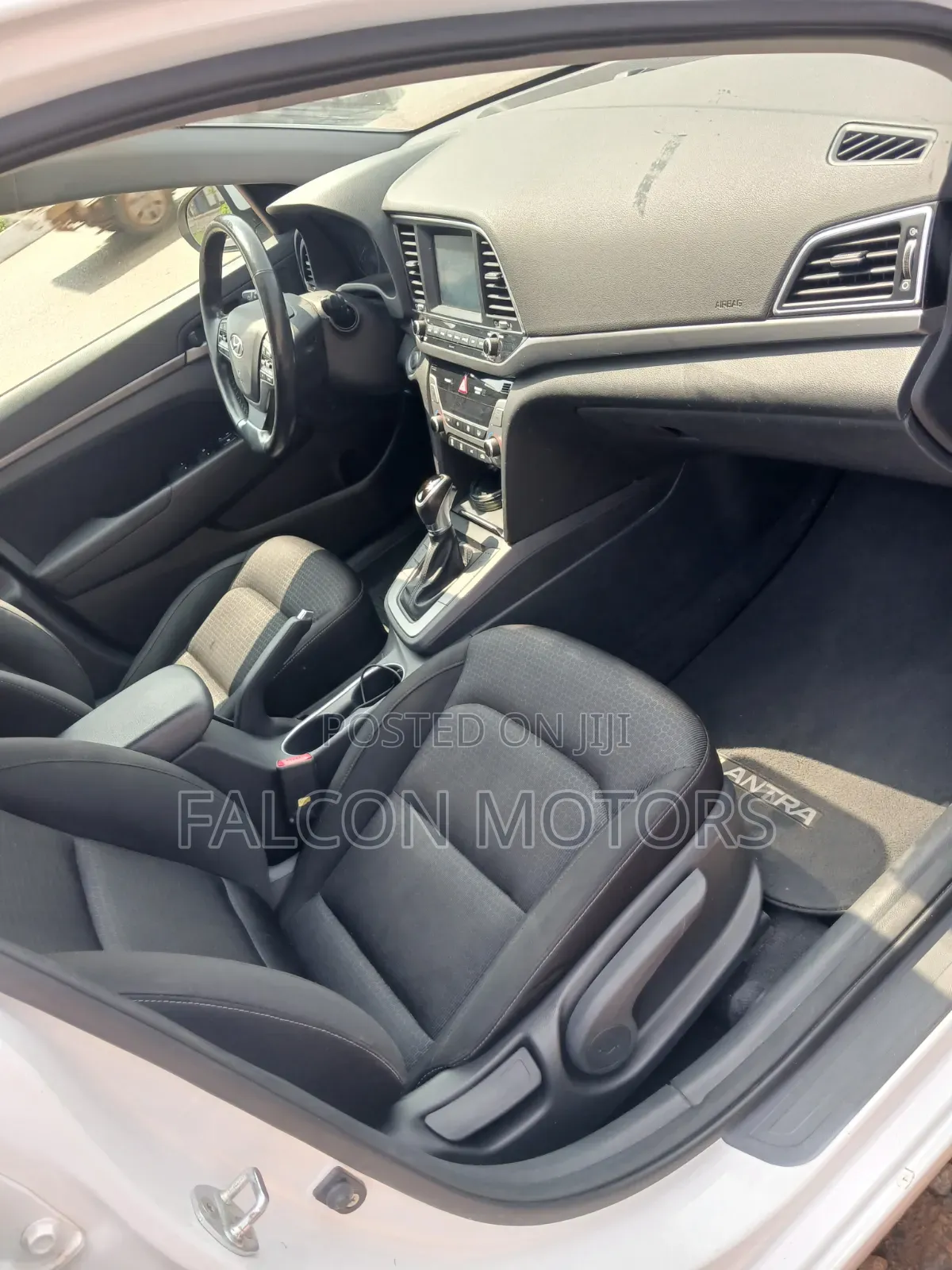Hyundai Elantra 2018 White
