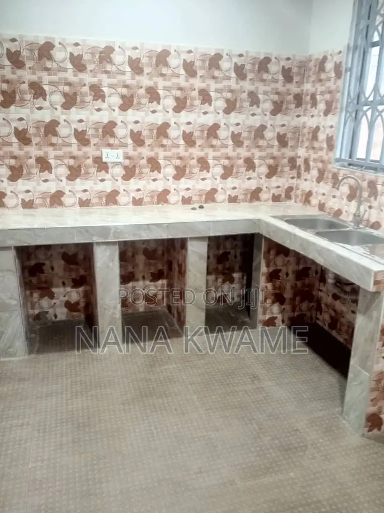 Furnished 4bdrm Apartment in Richmoni Estate, Kumasi Metropolitan