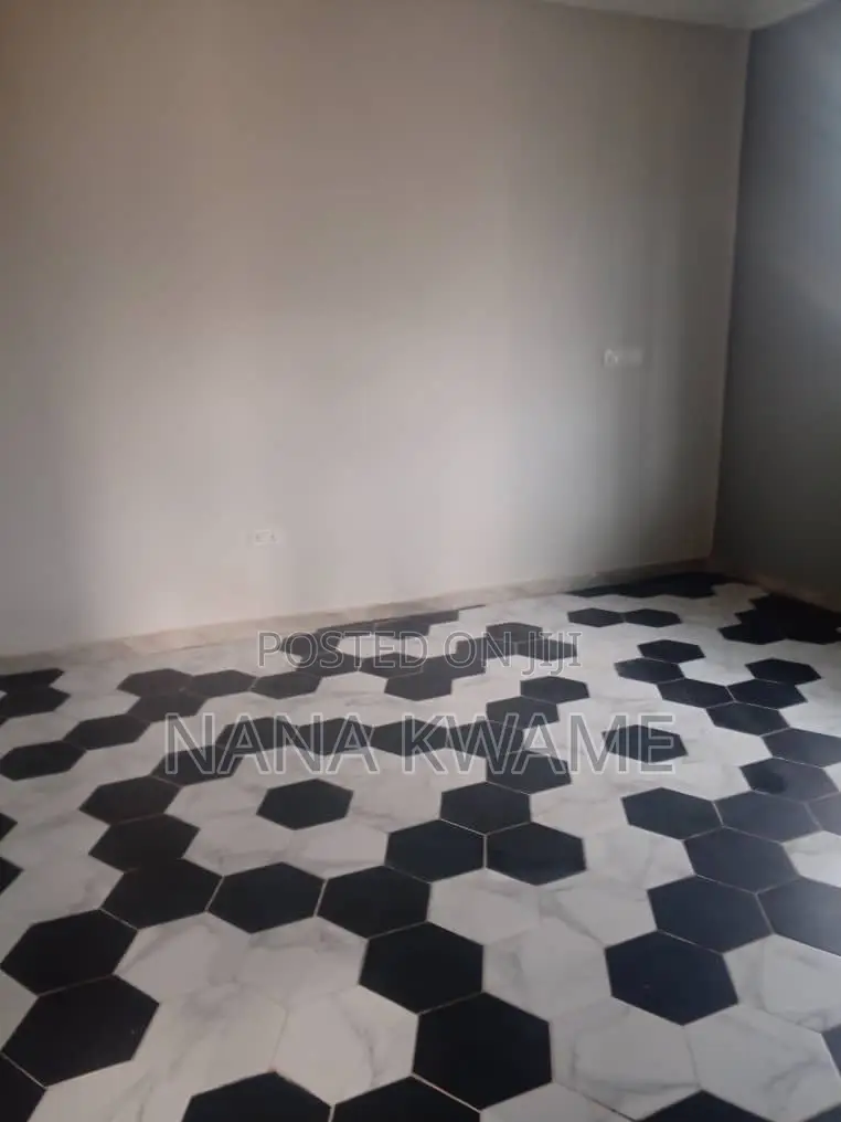 Furnished 4bdrm Apartment in Richmoni Estate, Kumasi Metropolitan