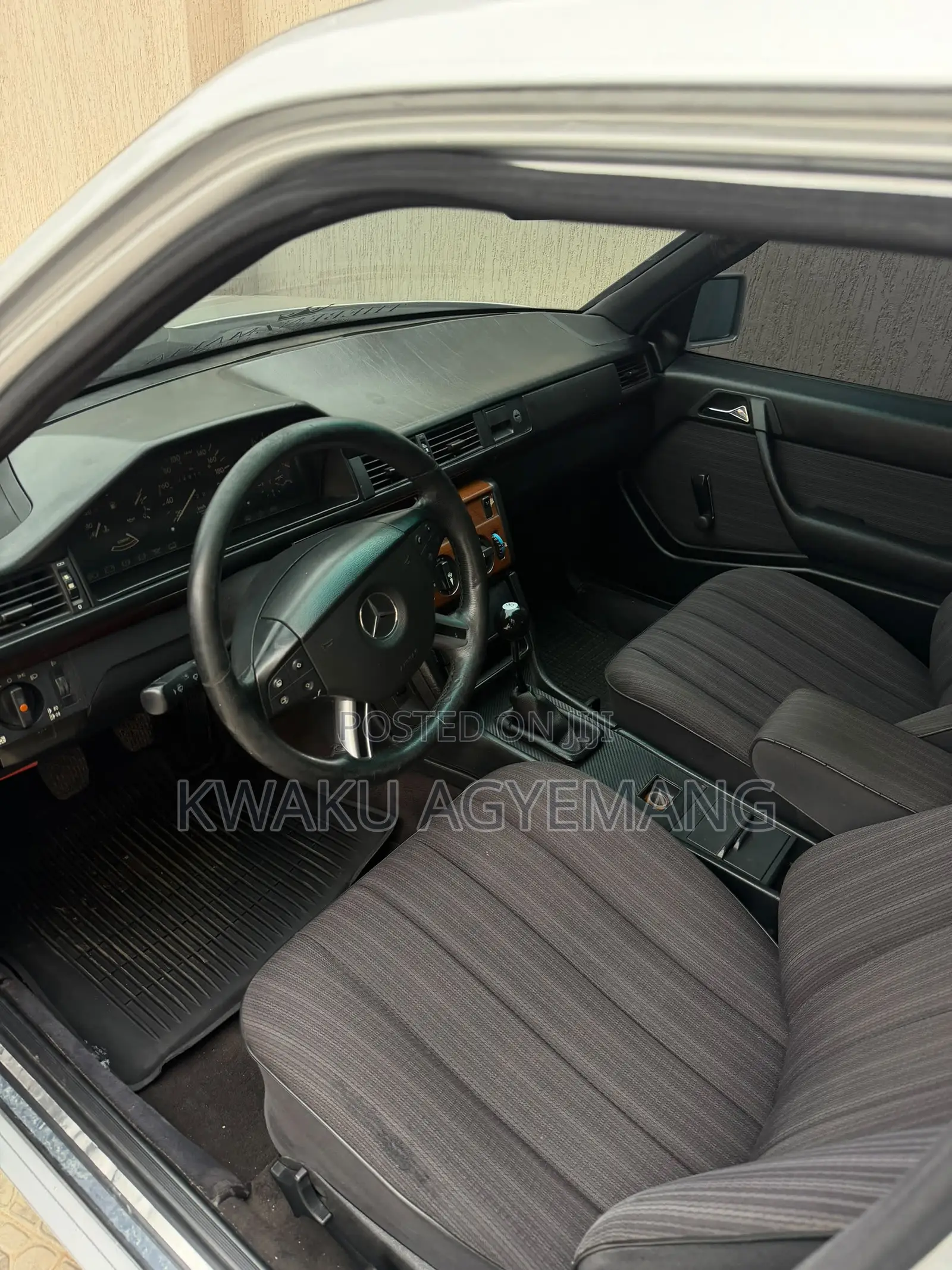 Mercedes-Benz 200E 1989 Silver