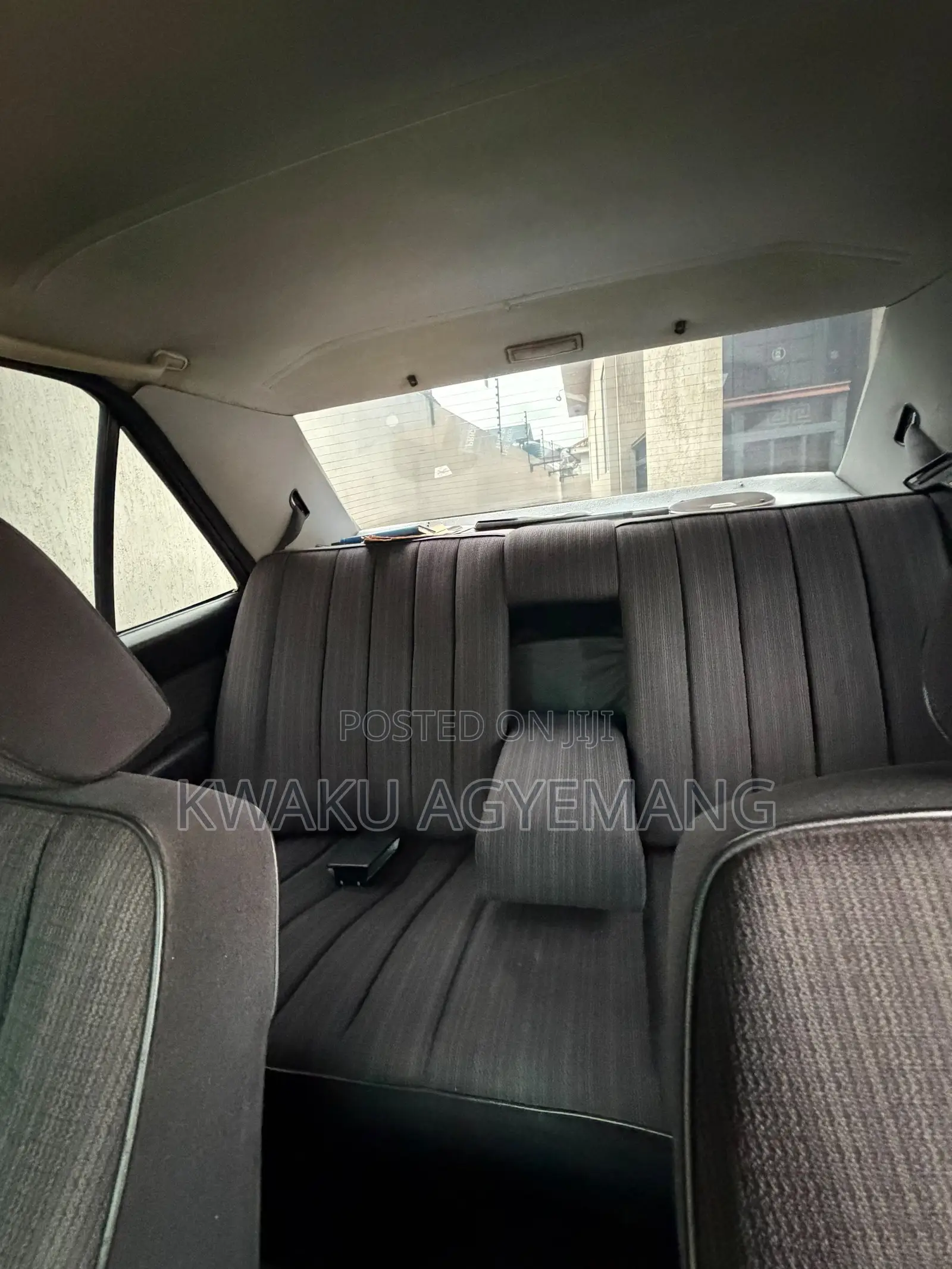 Mercedes-Benz 200E 1989 Silver