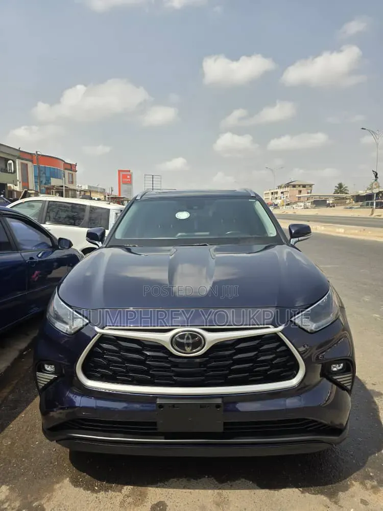 Toyota Highlander 2021 Blue