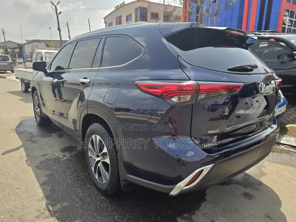 Toyota Highlander 2021 Blue