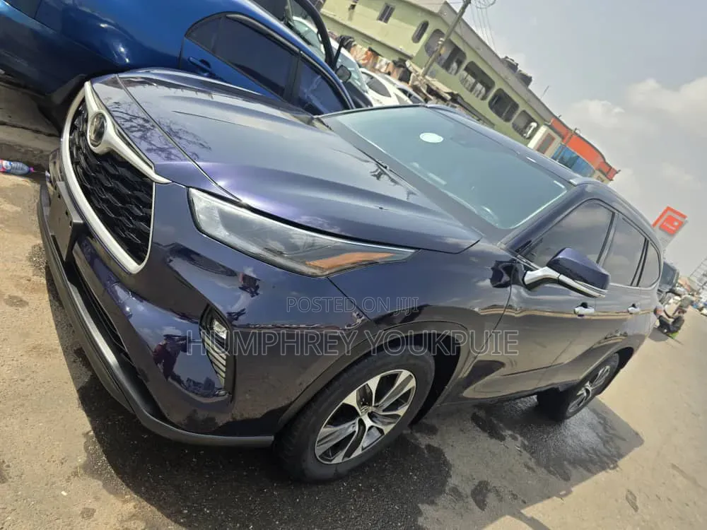 Toyota Highlander 2021 Blue