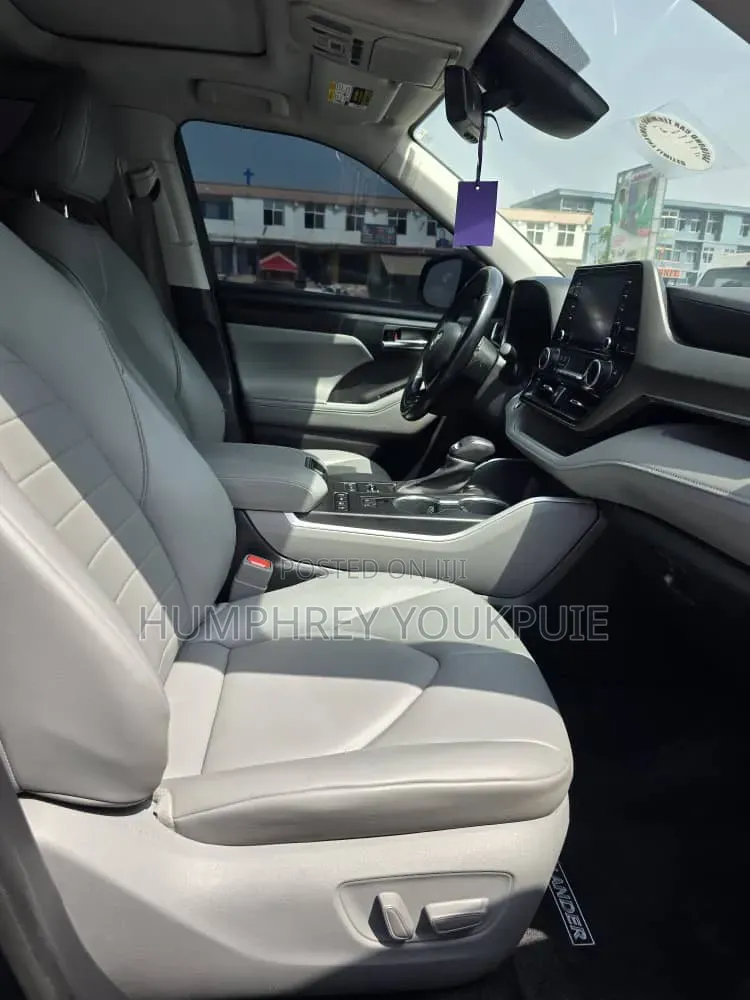 Toyota Highlander 2021 Blue