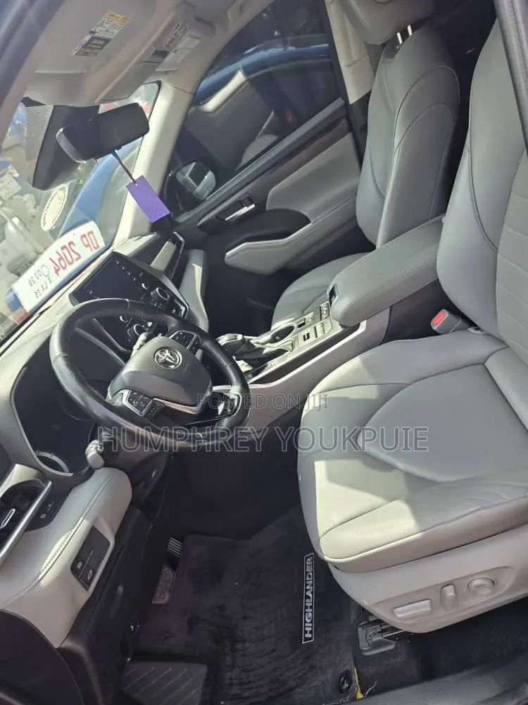 Toyota Highlander 2021 Blue